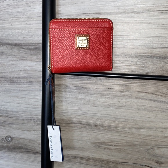 NWT- Dooney & Bourke Pebble Leather Small Zip Around Wallet, Red - Picture 5 of 5